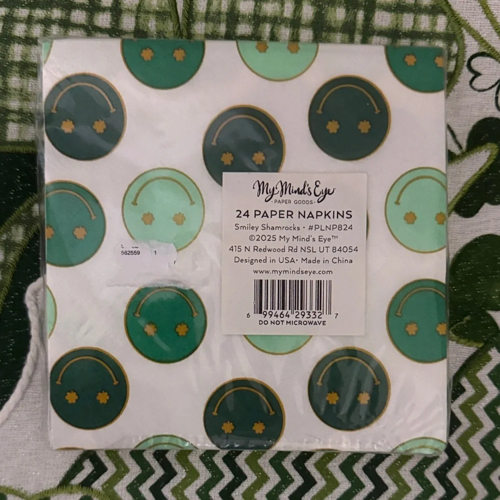 St Patricks Day set of 16 Plates and 24 Smiley Napkins